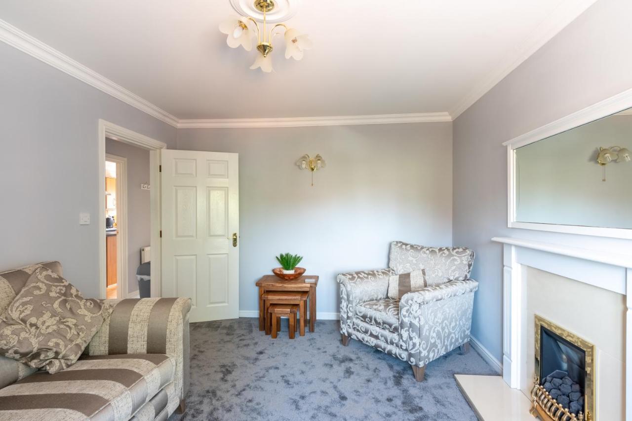 Number 4 Apartment *